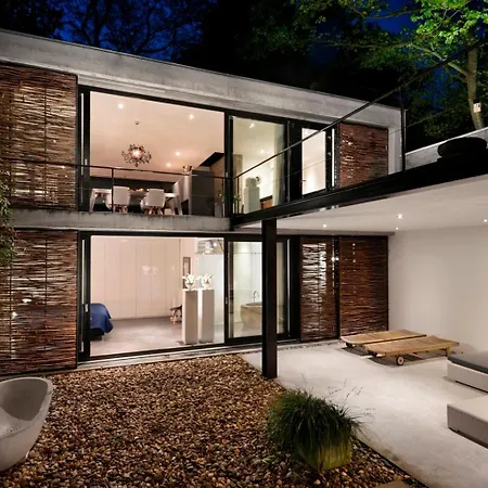 別荘 Betonnen Boshuis By Droomvilla