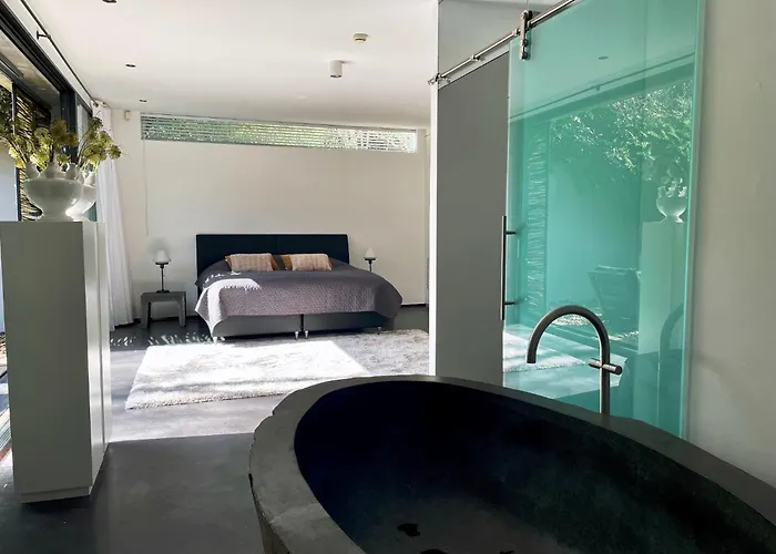 Betonnen Boshuis By Droomvilla Oosterhout