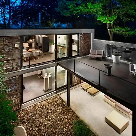 Betonnen Boshuis By Droomvilla * Oosterhout (North Brabant)