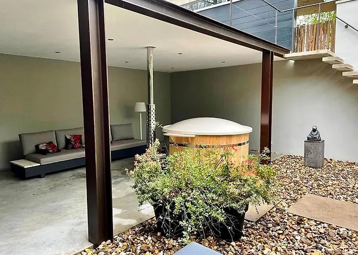 Casa de Férias Betonnen Boshuis By Droomvilla Oosterhout (North Brabant)