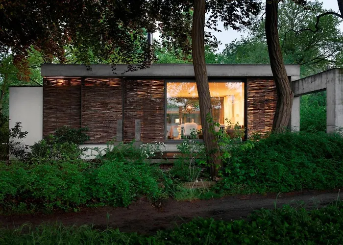 Casa de Férias Betonnen Boshuis By Droomvilla Oosterhout (North Brabant)