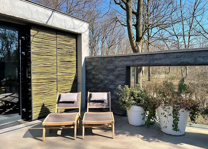 Casa de Férias Betonnen Boshuis By Droomvilla *