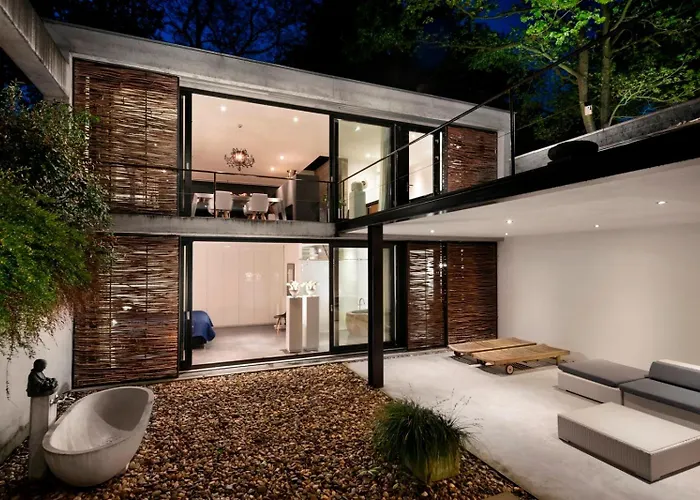 Casa de Férias Betonnen Boshuis By Droomvilla