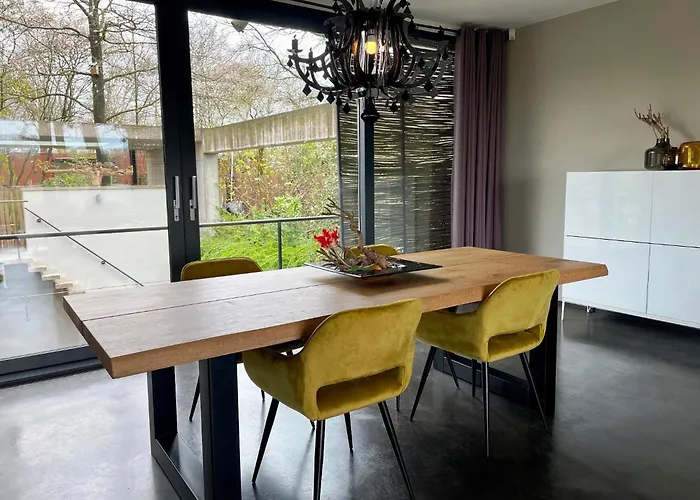 Casa de Férias Betonnen Boshuis By Droomvilla *