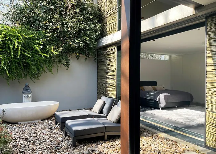 Casa de Férias Betonnen Boshuis By Droomvilla Oosterhout (North Brabant)